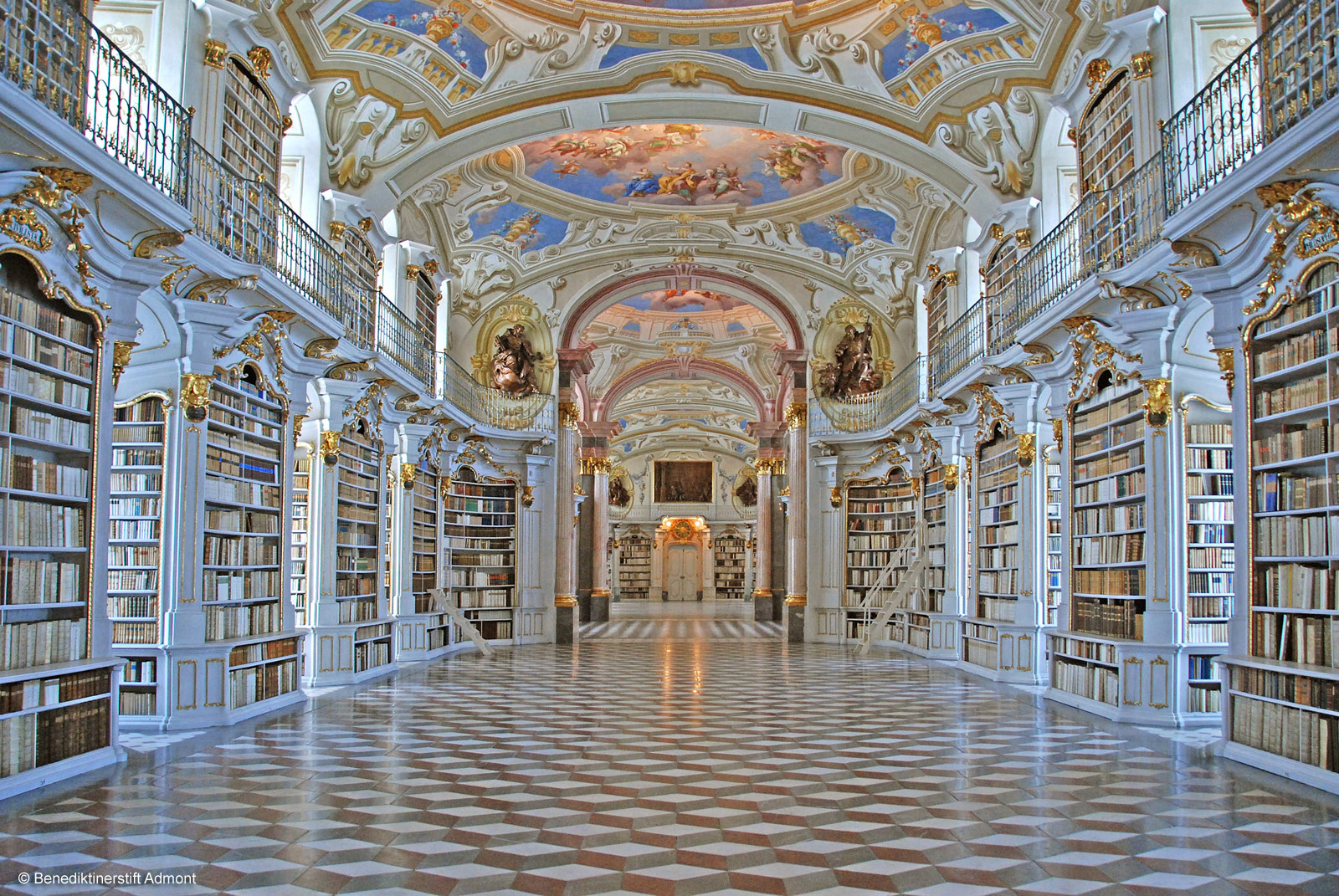 As 20 bibliotecas mais bonitas do mundo (3 são portuguesas e 1 é brasileira) As 20 bibliotecas mais bonitas do mundo (3 são portuguesas e 1 é brasileira)