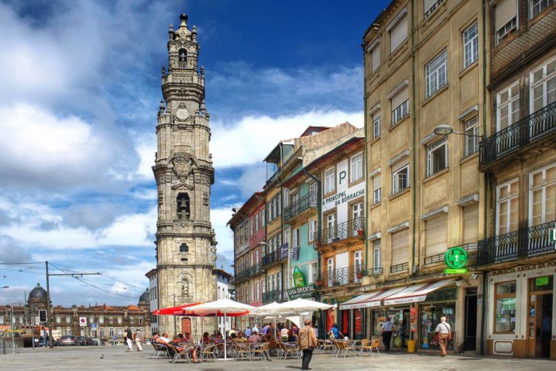 Monumentos de Portugal: 15 que nos enchem de orgulho Torre dos Clérigos, Porto
