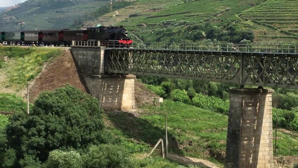 Uma Viagem de Charme no Comboio Histórico do Douro