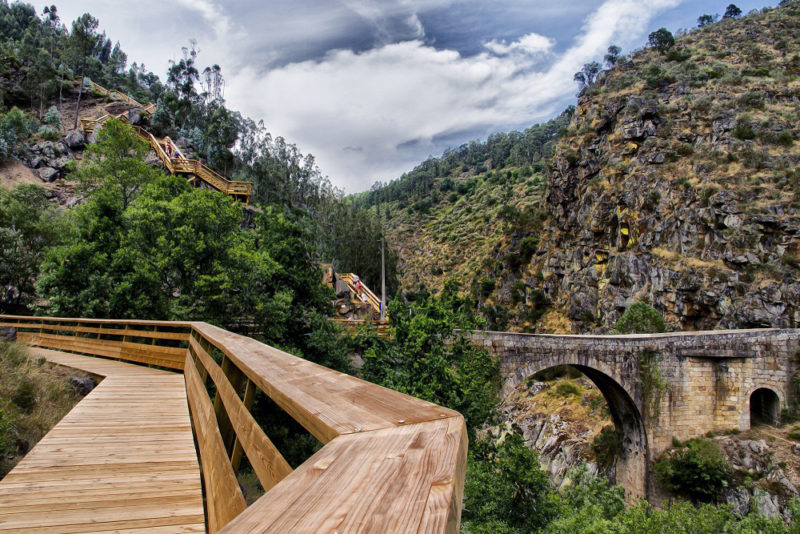 Adrenalina nos Passadiços do Paiva: 480m de piso transparente