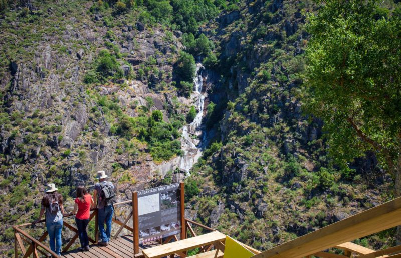 Adrenalina nos Passadiços do Paiva: 480m de piso transparente