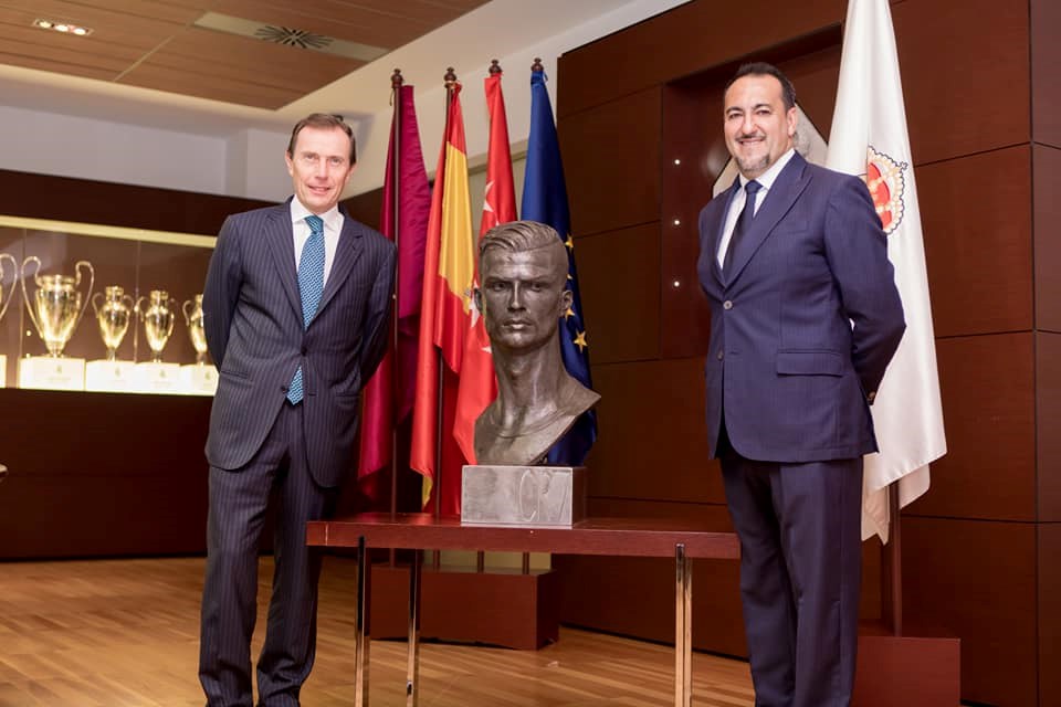 Cristiano Ronaldo tem novo busto que agora lhe faz justiça Cristiano Ronaldo tem novo busto que agora lhe faz justiça