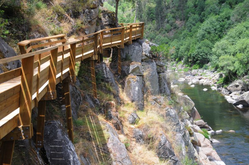 Adrenalina nos Passadiços do Paiva: 480m de piso transparente
