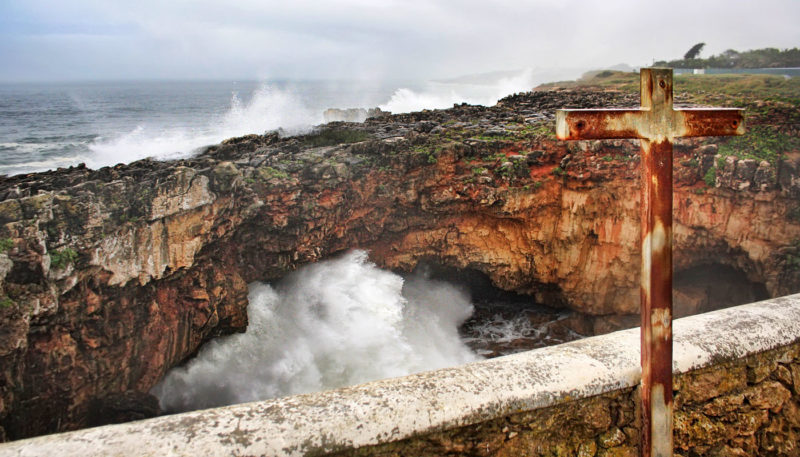 A incrível e perigosa Boca do Inferno, Cascais A Boca do Inferno, Cascais