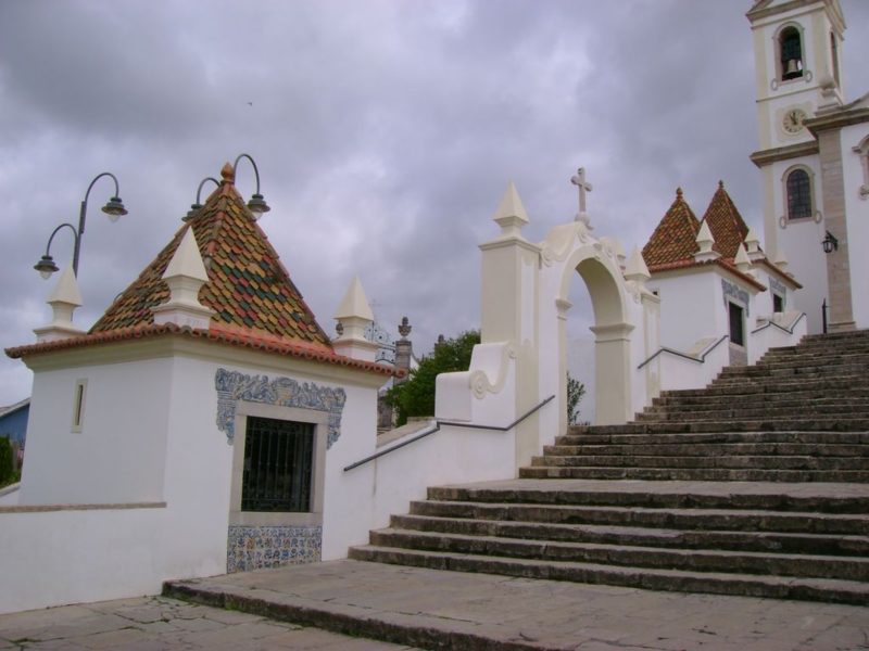 As espantosas lendas dos lugares santos em Portugal As espantosas lendas dos lugares santos em Portugal