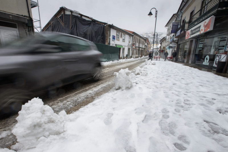 Bragança: um dos maiores nevões da década (fotos) Bragança: um dos maiores nevões da década (fotos)