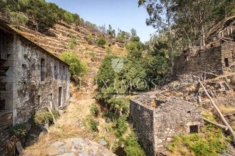 Aldeia portuguesa à venda por 600 mil euros Aldeia portuguesa à venda por 600 mil euros