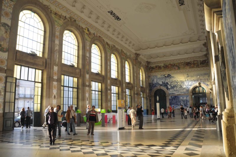 Poucos sabem do Fantasma da Estação de São Bento, no Porto Porto: o Fantasma da Estação de São Bento