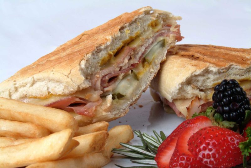 Os pratos típicos mais fáceis de cozinhar do mundo (1 é português) Os pratos típicos mais fáceis de cozinhar do mundo