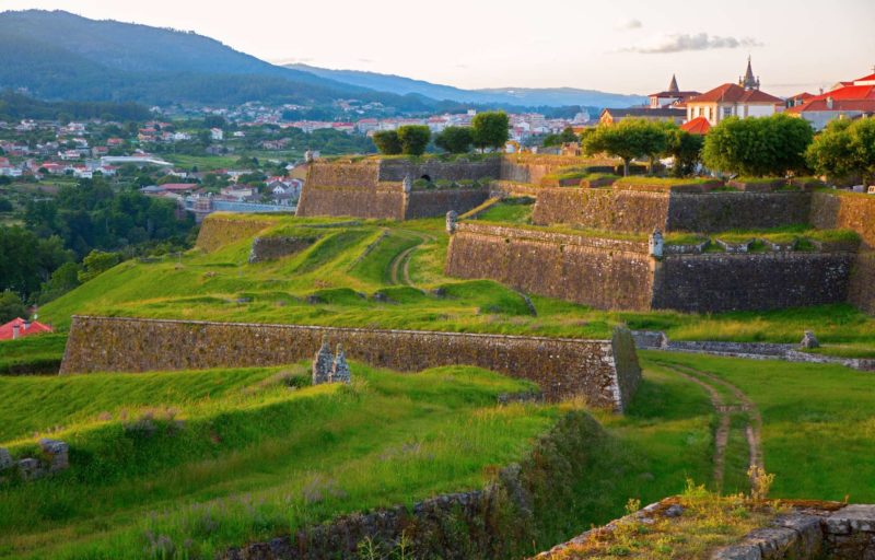 Portugal tem 2 das mais incríveis cidades cercadas por muralhas As mais incríveis cidades cercadas por muralhas