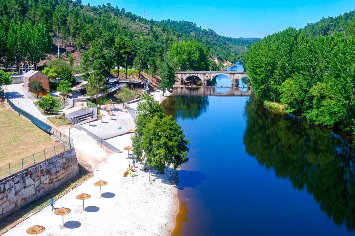 Praia Fluvial Do Raba Al Um Para So Em Valpa Os