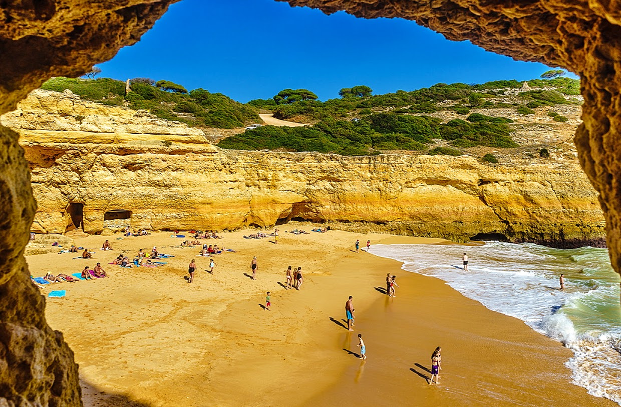 O que é Portugal? 10 palavras que definem um país indefinível