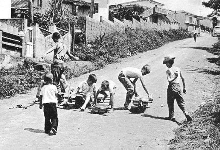Éramos felizes e sobrevivemos (anos 60 e 70) Éramos felizes e sobrevivemos (anos 60 e 70)