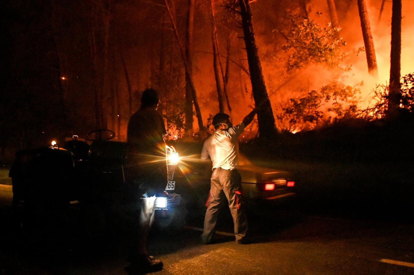 O pior dia do ano de incêndios em imagens