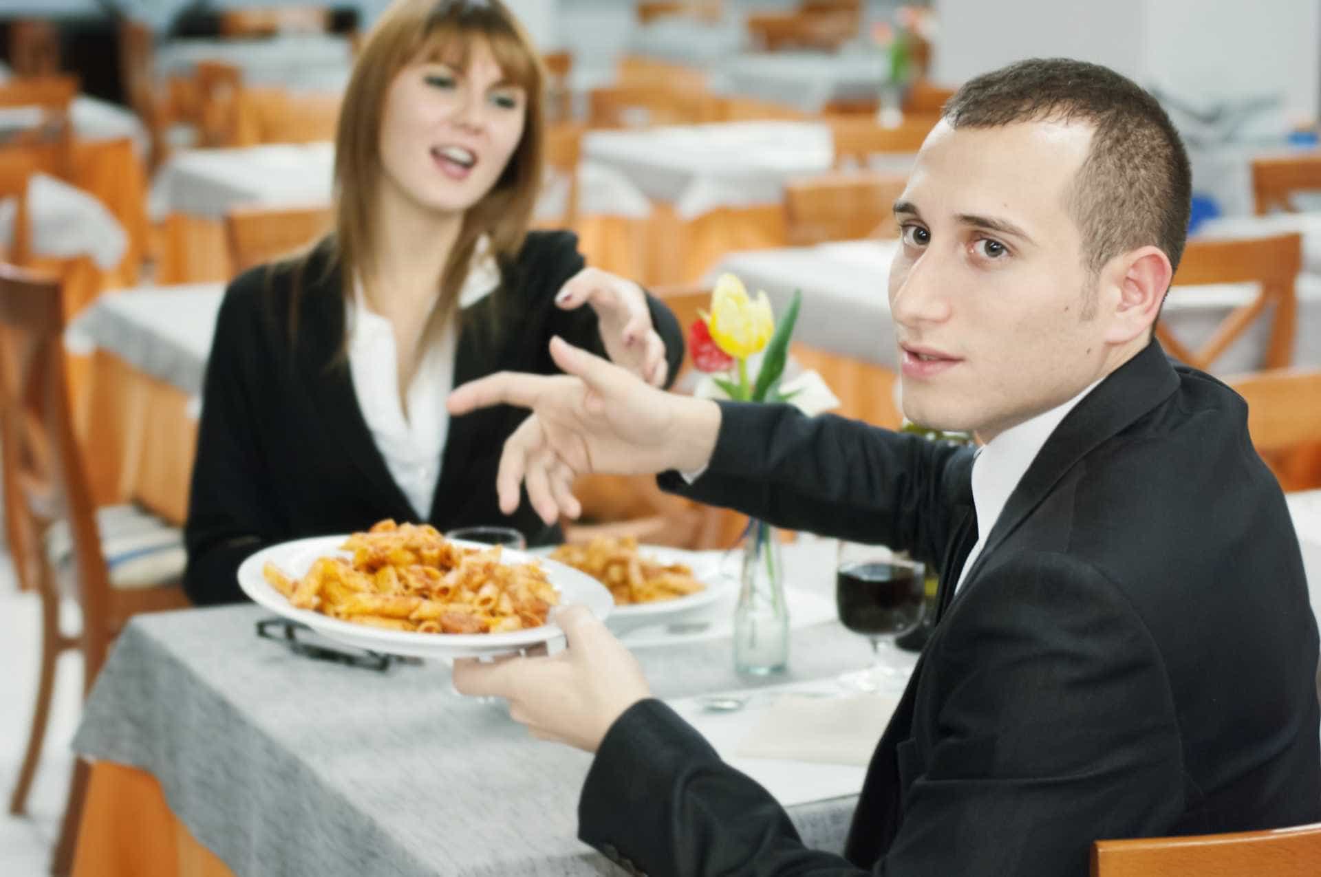 Truques para manipular clientes nos restaurantes -