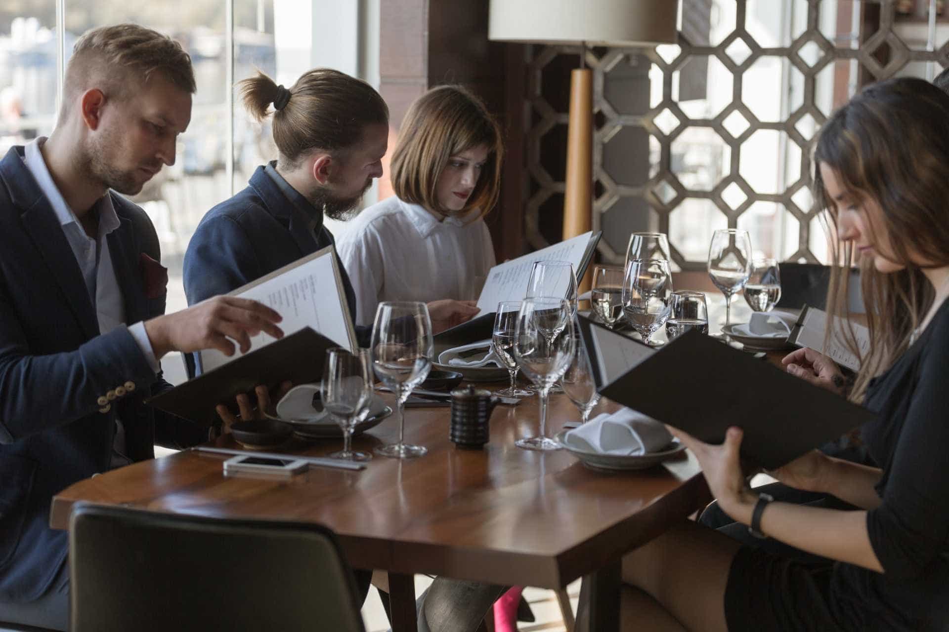 Truques para manipular clientes nos restaurantes -
