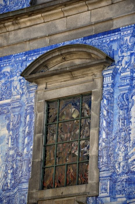 A preciosa Capela das Almas, no Porto