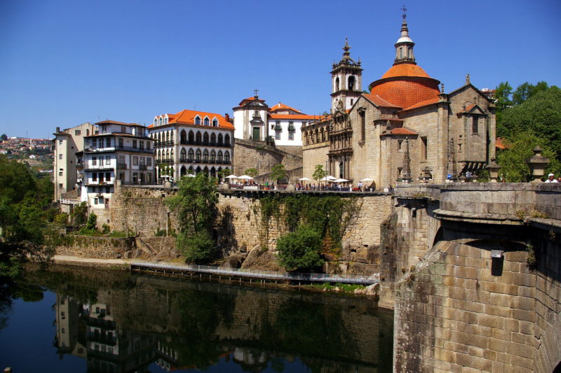 As espantosas lendas dos lugares santos em Portugal