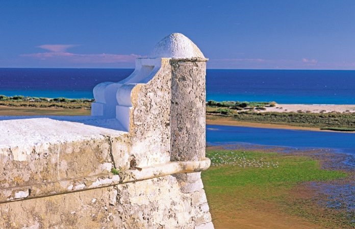 As melhores praias secretas do Algarve
