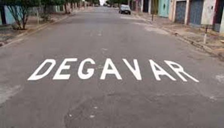 Língua Portuguesa: Erros de português para rir (ou chorar) Erros de português para rir (ou chorar)