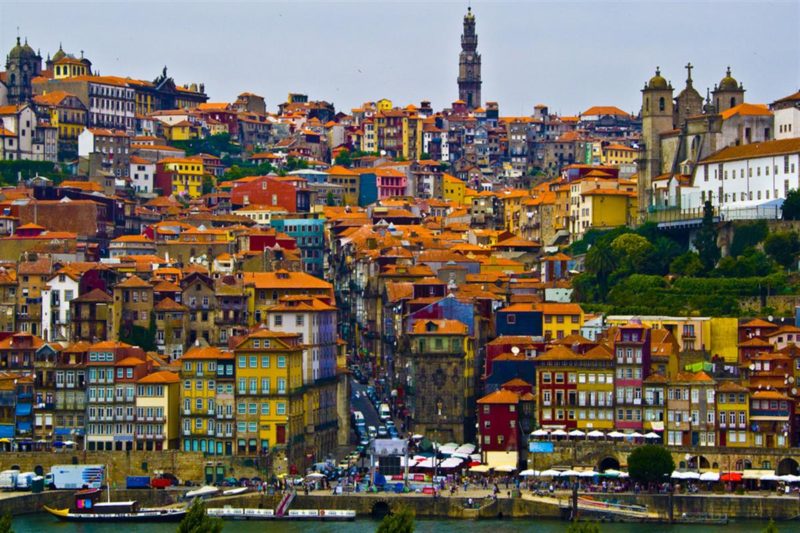 São portuguesas duas das 10 cidades mais divertidas do mundo para viajar nas férias