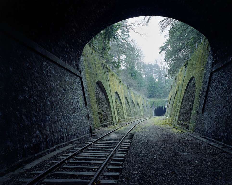 Lugares abandonados engolidos pela natureza Lugares abandonados engolidos pela natureza
