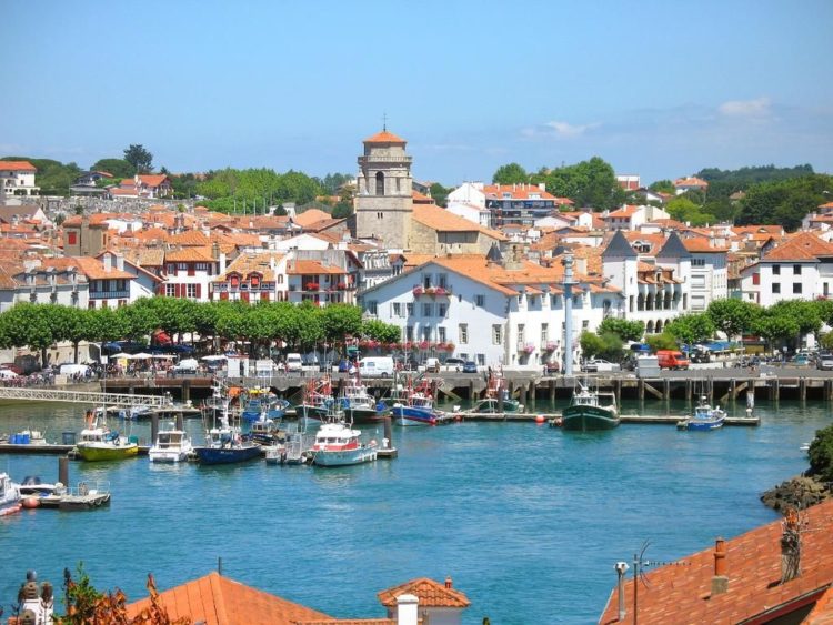 Duas das 12 melhores cidades de praia do sul da europa são portuguesas