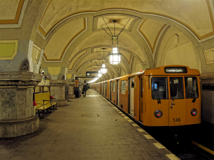 Estação de Heidelberger Platz, Berlim, Alemanha - © Wikimedia Commons
