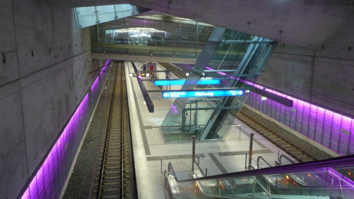 26 Estação de Bochum Rathaus, Bochum, Alemanha - © Wikimedia Commons