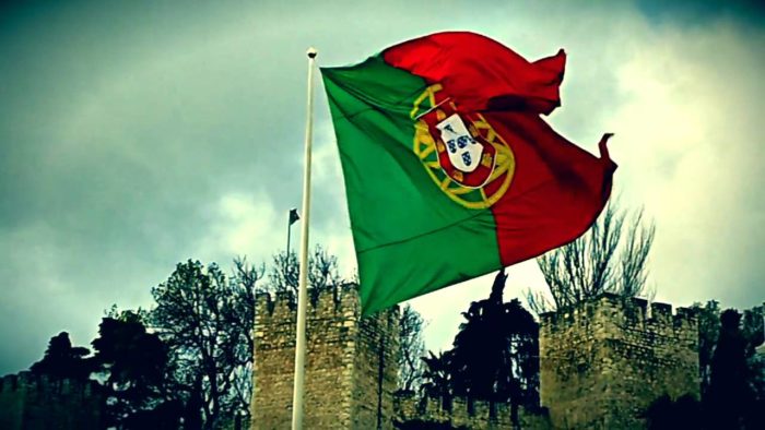 Ser Português é Difícil, por Miguel Esteves Cardoso