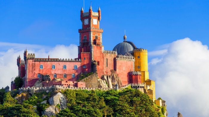 10 locais que valem a pena conhecer em Portugal Palácio da Pena