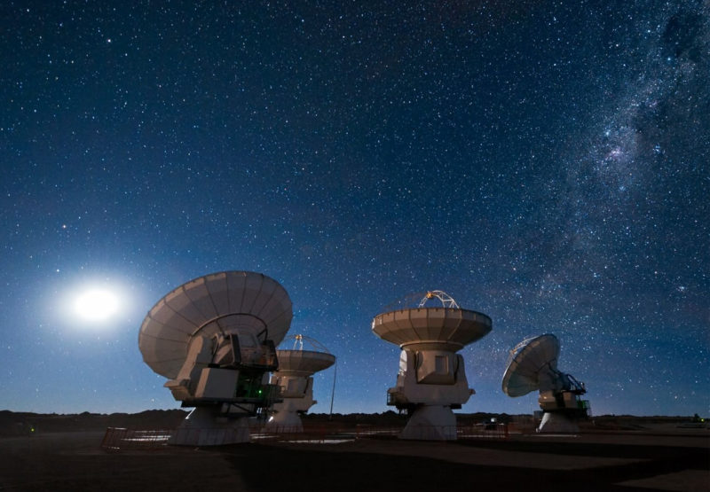 72 sinais extraterrestres detetados pelos cientistas do SETI 72 sinais extraterrestres detetados pelos cientistas do SETI - ©Syfy