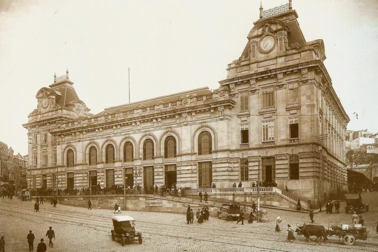 Poucos sabem do Fantasma da Estação de São Bento, no Porto