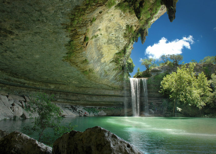 22 lugares que parecem ser de outro planeta (um é português) Reserva Hamilton Pool, Texas, Estados Unidos