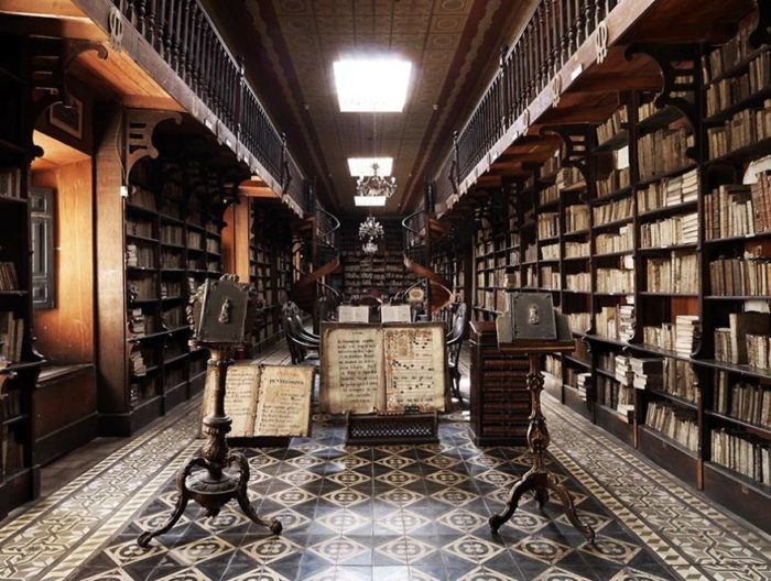 São portuguesas duas das 41 bibliotecas mais belas do mundo Biblioteca do Mosteiro de São Francisco, Peru