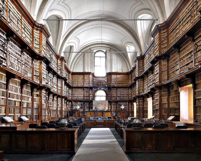 São portuguesas duas das 41 bibliotecas mais belas do mundo Biblioteca Angelica, Roma, Itália