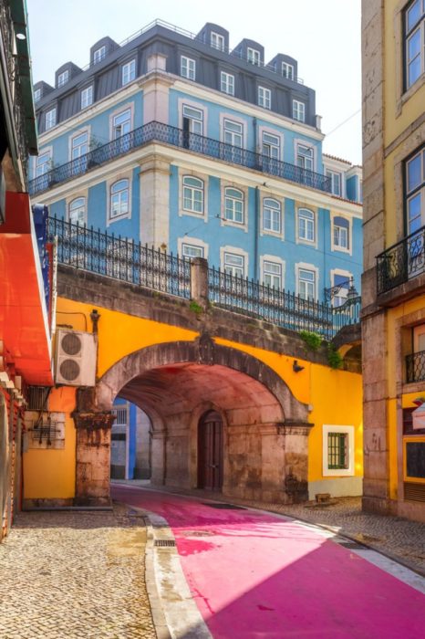 Rua Nova do Carvalho em Lisboa, Portugal