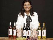 Mãe de Cristiano Ronaldo lança marca de vinhos e azeites Mãe de Cristiano Ronaldo