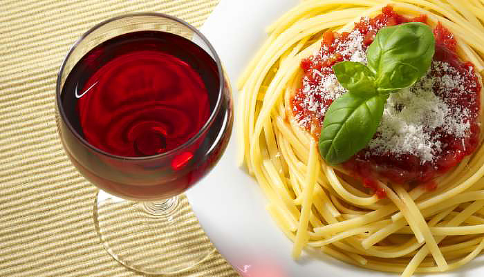 5 Vinhos Tintos abaixo de 5€ para acompanhar pratos italianos