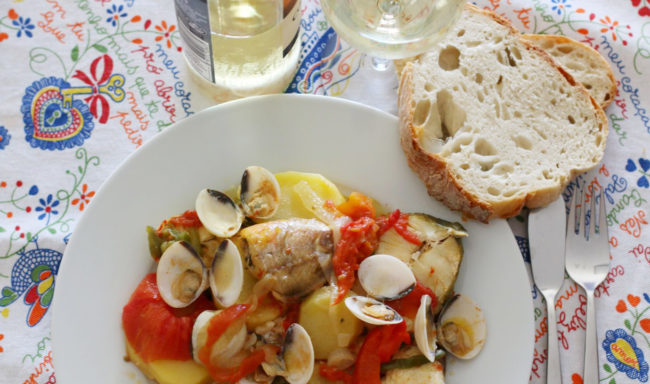 Aprenda a fazer uma deliciosa caldeirada de peixe Aprenda a fazer uma deliciosa caldeirada de peixe