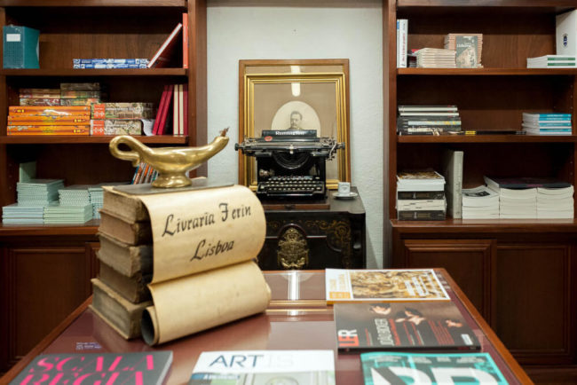 Antigas e encantadoras Livrarias, Papelarias e Tabacarias de Lisboa Antigas e encantadoras Livrarias, Papelarias e Tabacarias de Lisboa