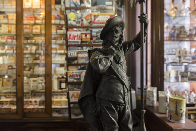 Antigas e encantadoras Livrarias, Papelarias e Tabacarias de Lisboa Papelarias e Tabacarias de Lisboa