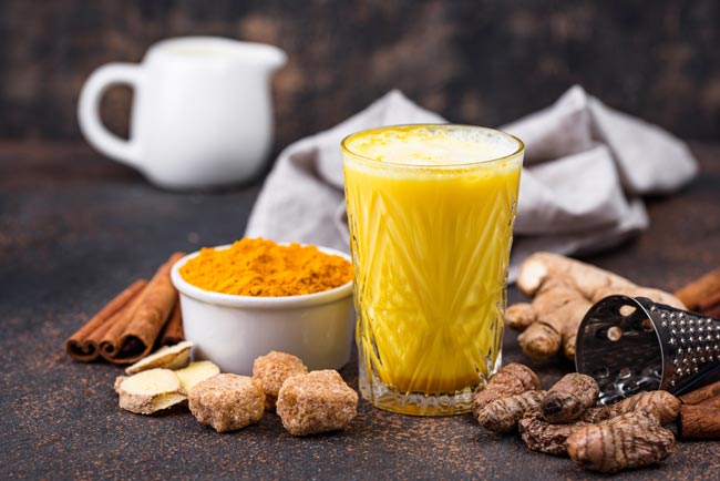 Benefícios do golden milk, a bebida milenar Benefícios do golden milk