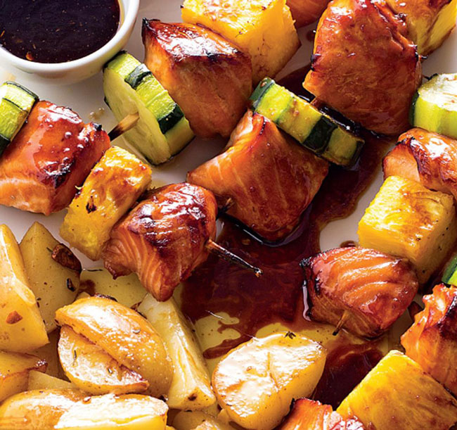 Salmão no forno, espetadas… 4 receitas deliciosas Salmão