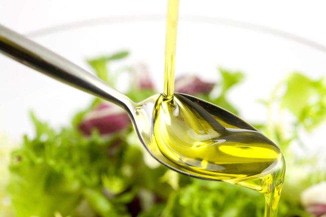 Azeite de oliva e os benefícios para a saúde e estética Azeite de oliva
