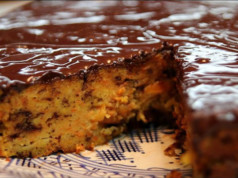 Bolo de Cenoura húmido e fofinho: 5 receitas simples, fáceis e deliciosas Bolo de Cenoura húmido e fofinho