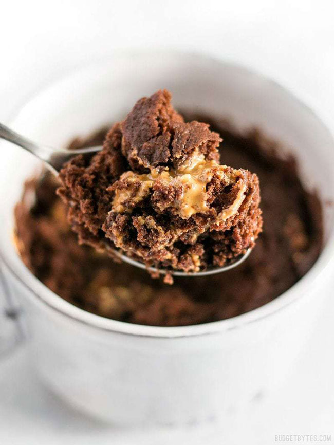 3 Bolos rápidos, simples e deliciosos no microondas 3 Bolos rápidos