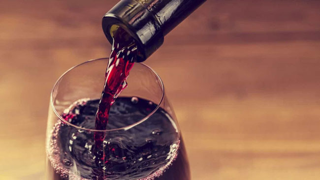 Descubra o que acontece se beber vinho tinto todas as noites beber vinho tinto todas as noites