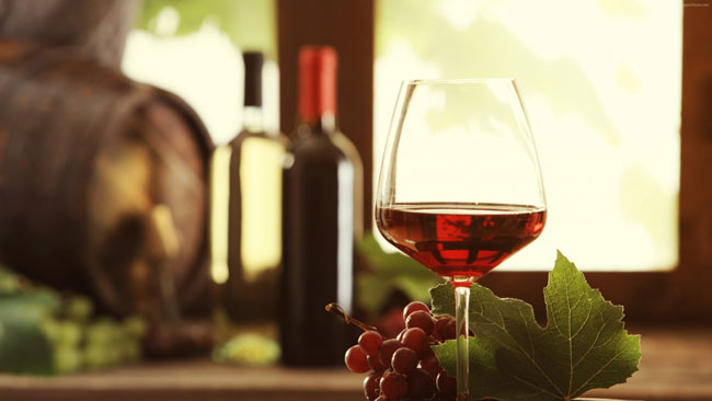 Sabia que um tinto pode contribuir para prevenir cancro do pescoço e cabeça? tinto pode contribuir para prevenir cancro