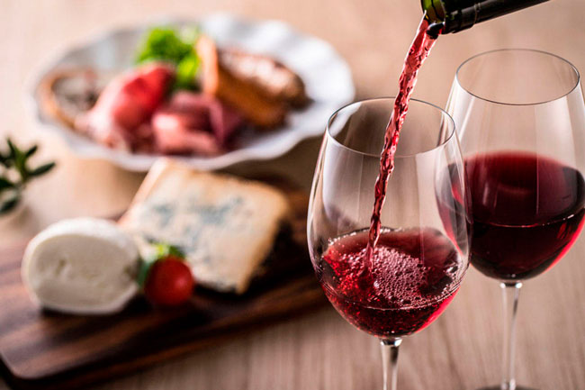 Vinho tinto ajuda a reduzir inflamações. Descubra porquê Vinho tinto ajuda a reduzir inflamações